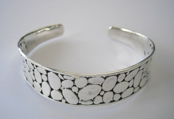 sterling silver Pebbles design silver bangle
